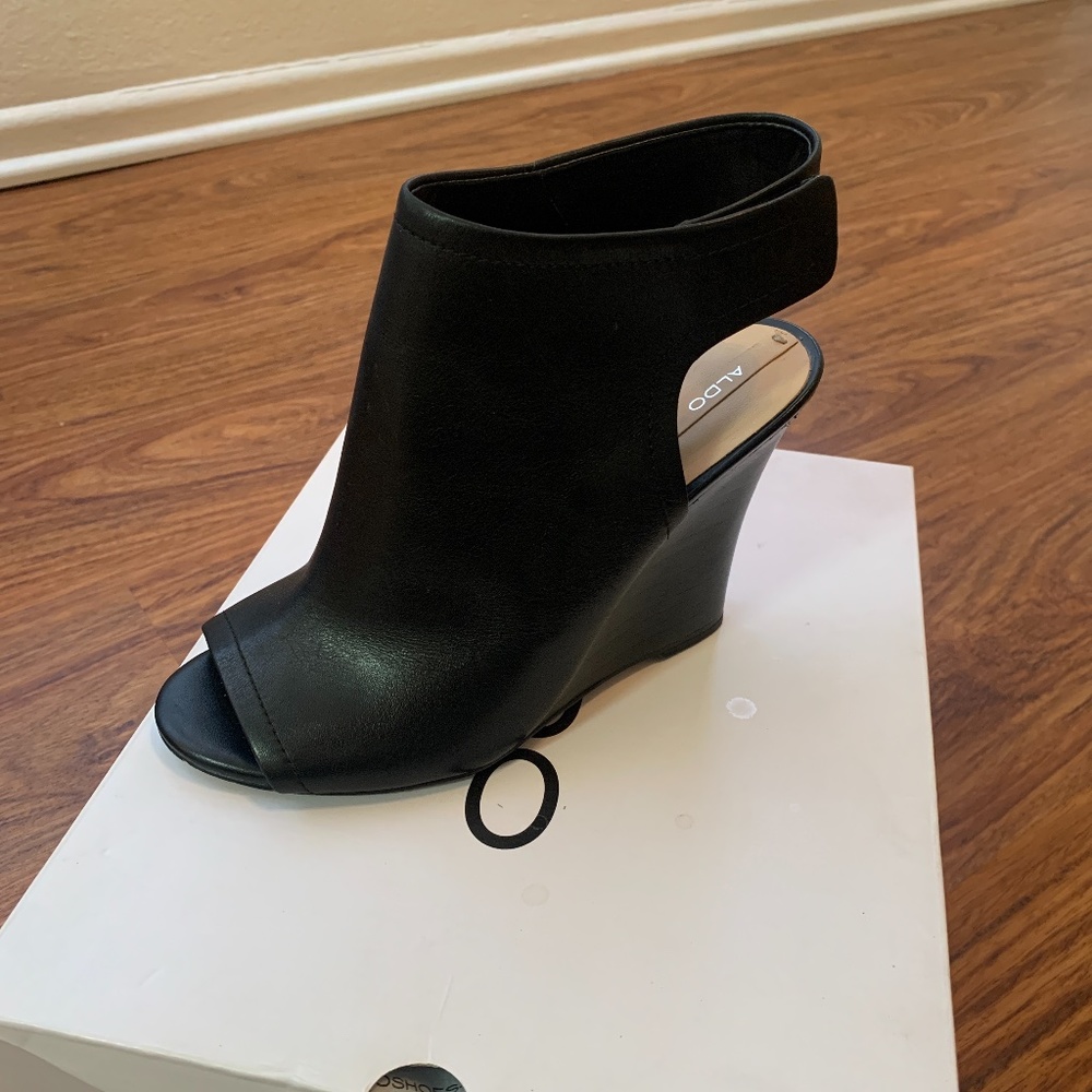 Black open toe wedge heel